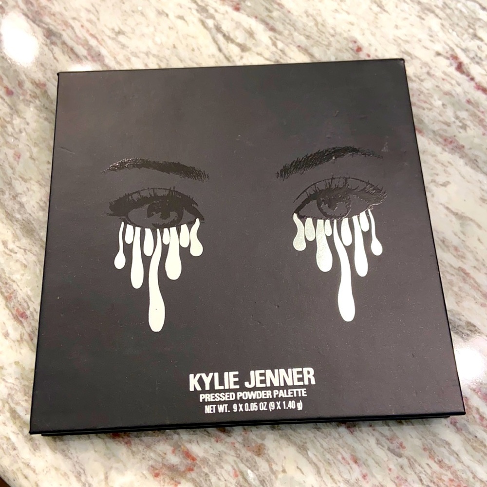 Kylie Jenner pressed powder palette